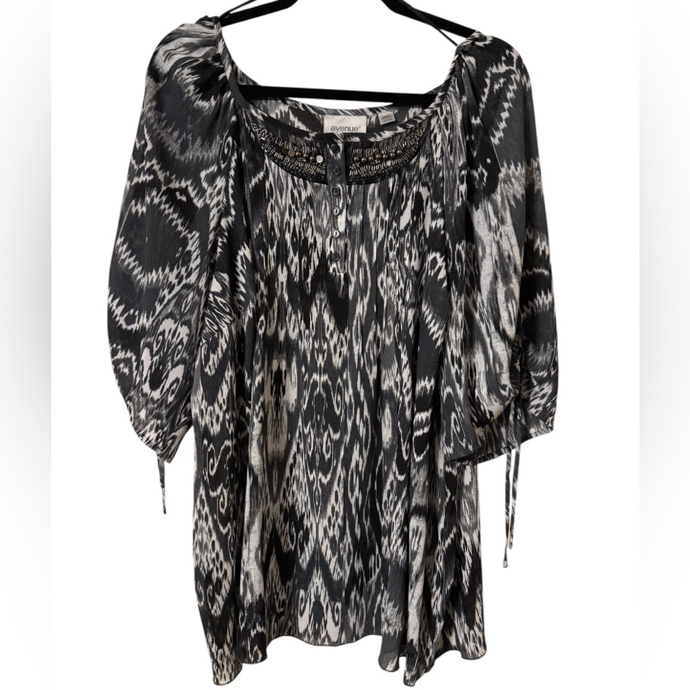 Avenue Black and Silver Embellished Blouse Size 22/24